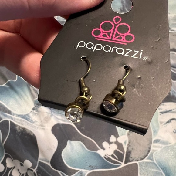 NWT paparazzi bronze dangle earrings with clear gem - Picture 1 of 3